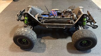 Predám Traxxas Maxx 1:10 - 3