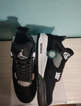 Air Jordan 4 Thunder White - 3