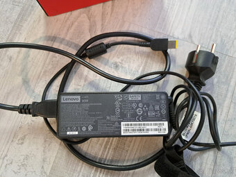 Dokovacia stanica LENOVO ThinkPad - 3