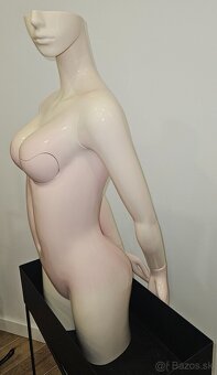Dámska figurína - 3