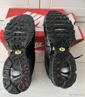 Nike Air Max Plus Black - 3