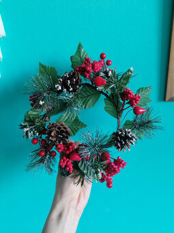 Vianočné dekorácie, svietnik, snehuliak, cencúle, veniec - 3