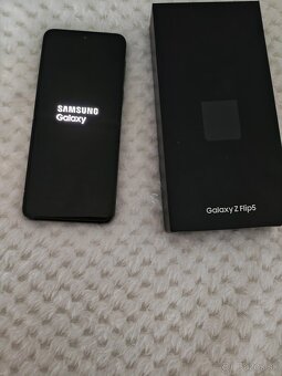 samsung galaxy z flip 5-graphite-len sms - 3