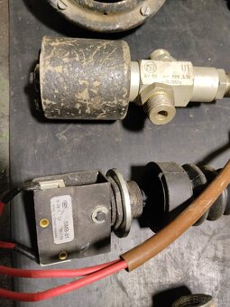 Diely rôzne 10€/kus - 3