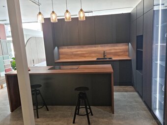 Kuchynská linka - 3