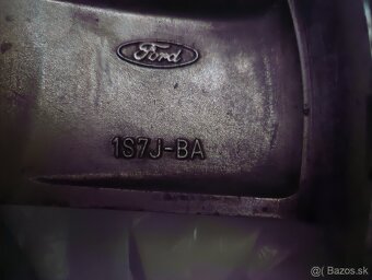 Elektróny obuté na celkom nových letných pneu - 3