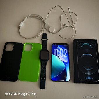 Iphone 12 pro Max biely +Apple watch 7 44 mám - 3