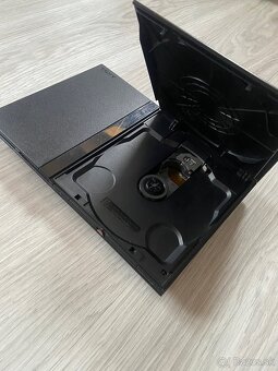 Predám Playstation 2 Slim - 3