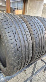 235/40R19 zánovné letné bridgestone - 3