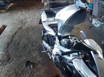Aprília SL 1000 Falco - 3