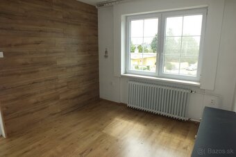 Priestranný 4-izbový rodinný dom v širšom centre Galanty - 3