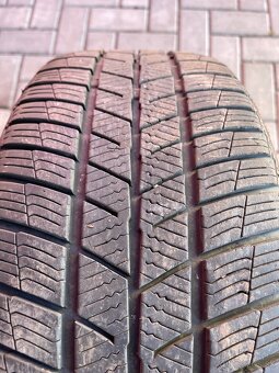 Barum Polaris 5 205/50 R17 - zimné - 3