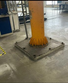 Stĺpový žeriav s otočným kĺbom a príslušenstvom - 3