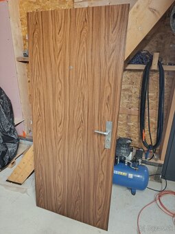 Predám protipožiarne  vchodové dvere do bytu 80 ky ľavé - 3