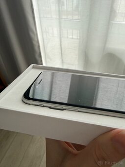 iPhone SE 2020 64GB - 3