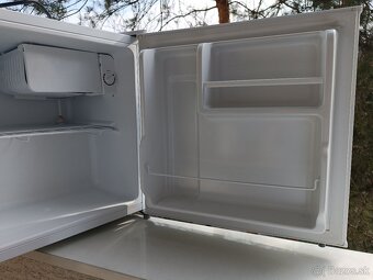 Ponúkam malú chladničku - 3