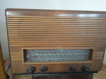 Staré rádio tesla - 3
