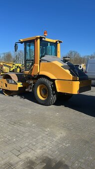 Válec VOLVO SD75B, r.v. 2019, 332 motohodin, zánovní stav - 3