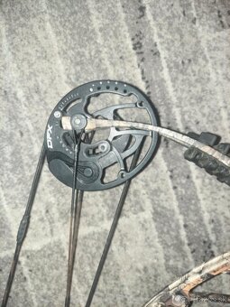 Kladkovy luk LH Hoyt pro defiant - 3
