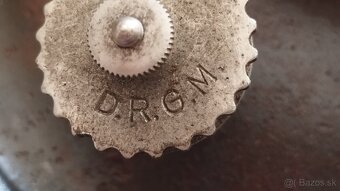 Velmi starý tlakový hrnec tz.tlakáč D.R.G.M - 3