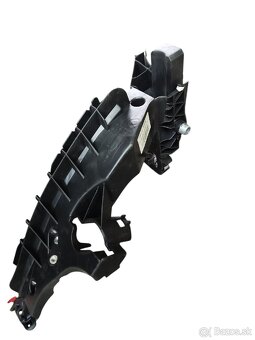 Uchytenie svetlometu pravý Audi A4 B8 - 3