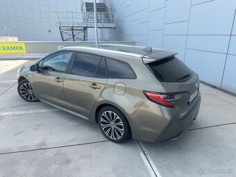 TOYOTA COROLLA COMBI 1.8 HYBRID - 3