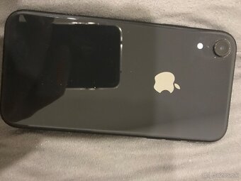 iPhone XR 64 gb v zachovalom stave batéria 84% - 3