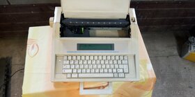 Ponúkam retro elektrický písací stroj Samsung - 3