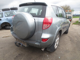 Toyota Rav 4 rok 2.2 tdi 130 kw diely - 3