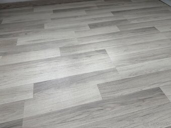 predam laminatovu podlahu - 3