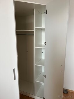 Biela rohová šatníková skriňa - 3