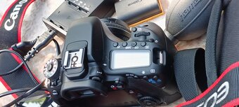 CANON 80D - 3