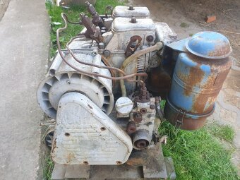 motor slávia 2S90A - 3