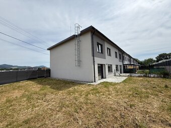 Rodinný dom 4+KK, Mojš , 144 m², pozemok 693 m², Garáž - 3