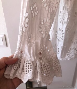 ———-Biela madeirová blúzka Zara, XS/34, 6.40 E——— - 3