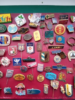 Rôzne odznaky v celku. - 3