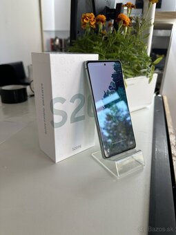 Samsung Galaxy S20 FE - 3