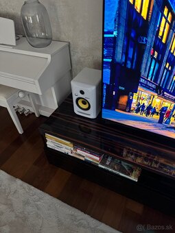Komoda / Stolík pod TV - 3