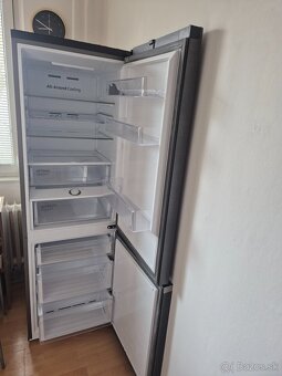 Predám novú kombinovanú chladničku SAMSUNG RB34C605CB1 - 3