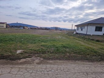 Na predaj pozemok na stavbu domu v obci Skačany-Partizánske - 3