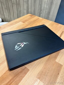 Herný notebook ASUS ROG - RTX 2070 Super - 3