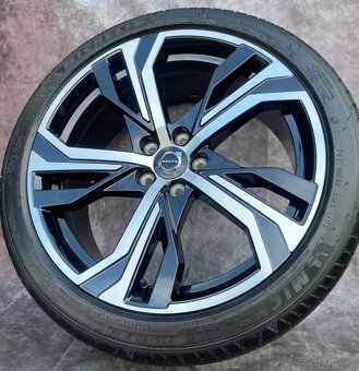Letní sady Volvo V60/S60 235/40R19 96W - 3