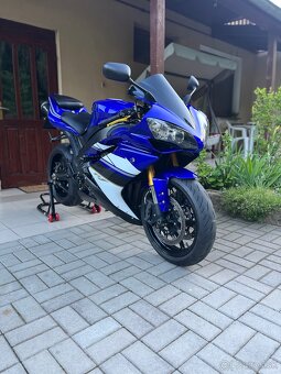 Yamaha YZF R1 - 3
