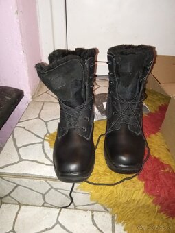 Predám  pracovnú  obuv veľkosť 44 - 3