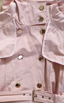 Guess ruzovy trenchcoat a zlty kabat - 3