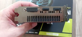 ASUS DUAL GeForce GTX 1660 SUPER O6G MINI - 3