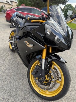 Yamaha R1 RN20 - 3