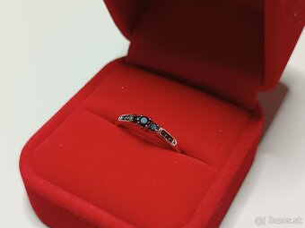 Prsteň z bieleho zlata s čiernymi diamantmi. - 3