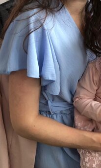 ———Dlhe bledomodré spoločenské šaty S/M, 16.50 E—— - 3