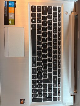 Lenovo 15.6 8GB/ 1000GB WIN 10 PRO - 3